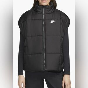 NWT Nike Therma Fit Waterproof Vest Size Medium